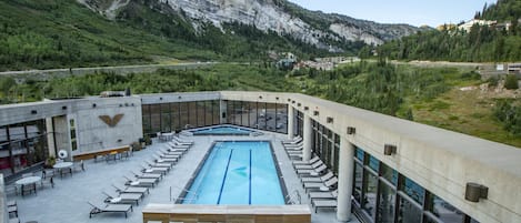 Bañera de hidromasaje exterior