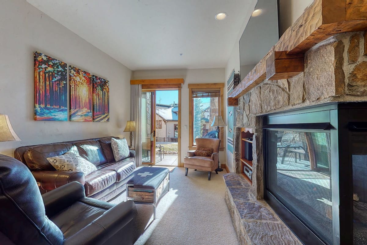 Condo, 2 Bedrooms | Living area | TV, DVD player