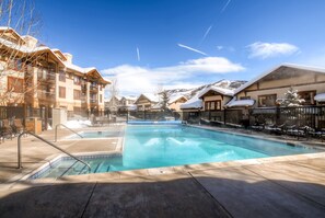 Outdoor pool - EagleRidge Lodge & Townhomes (Steamboat Springs)
