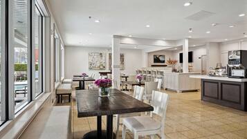 Free daily buffet breakfast