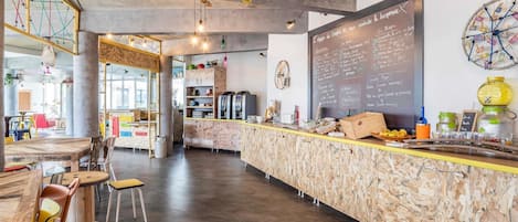 Frokostbuffé hver dag (EUR 9 per person)