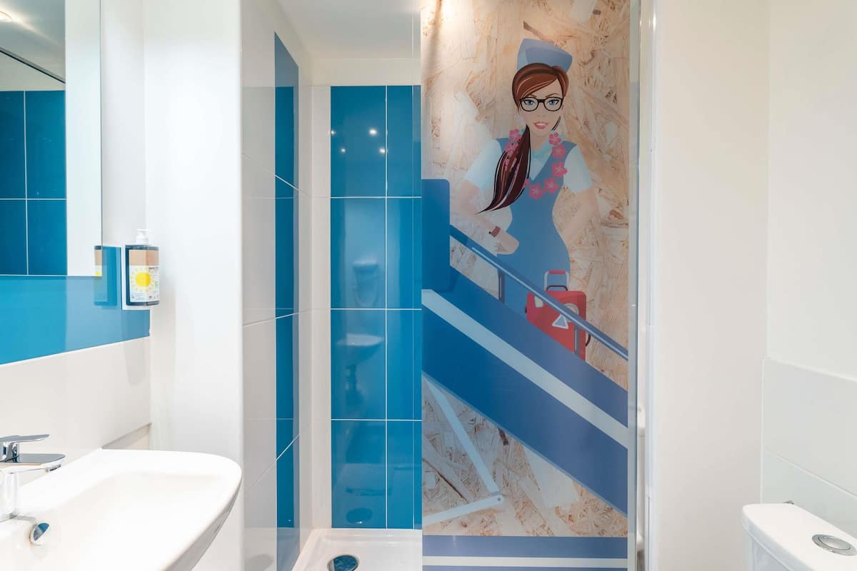 room, 2 single beds (pop) | soundproofing, free cots/infant beds, free wifi, bed sheets