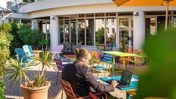 Déjeuner et dßner servis sur place