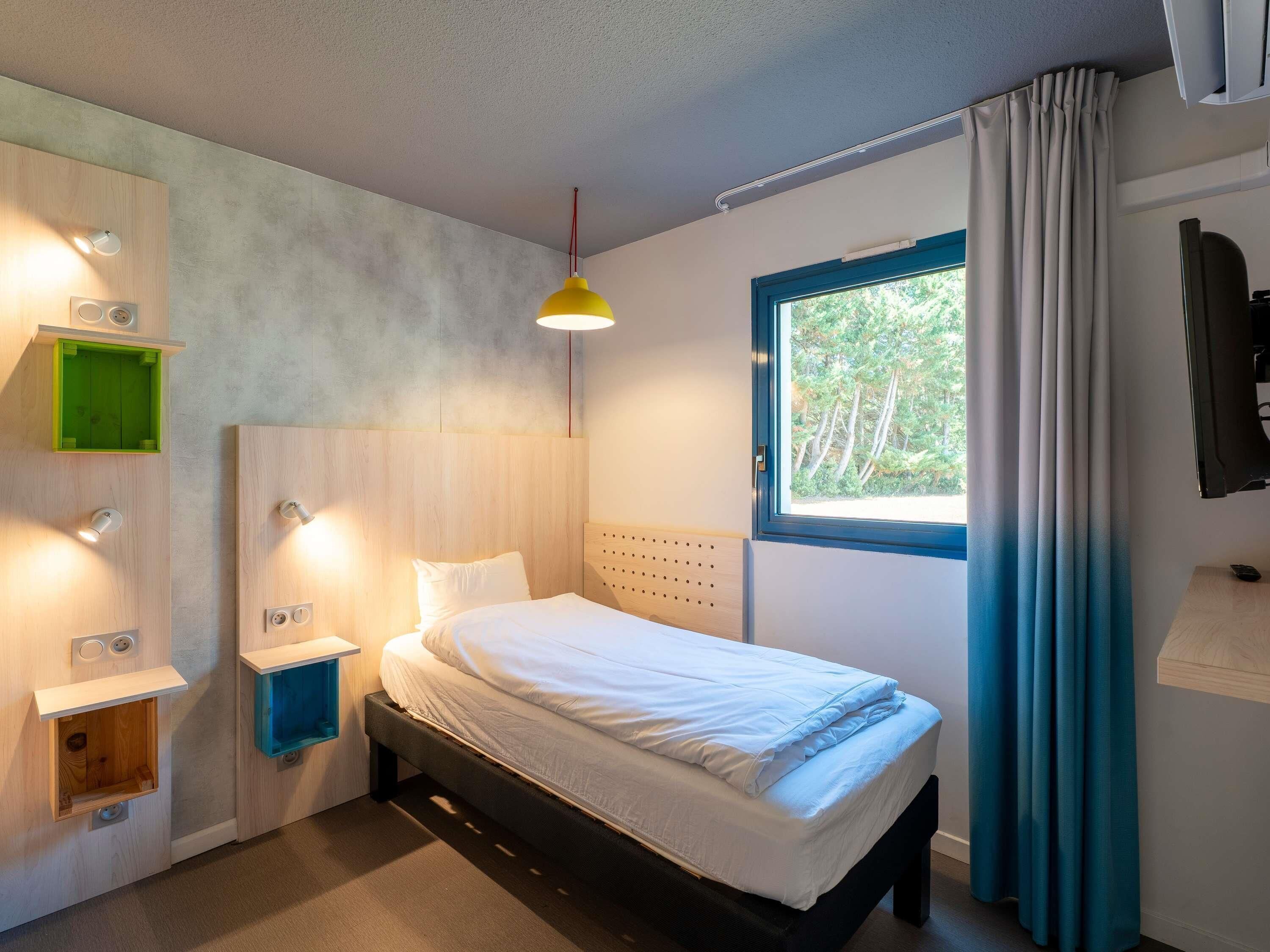 soundproofing, free cots/infant beds, free wifi, bed sheets