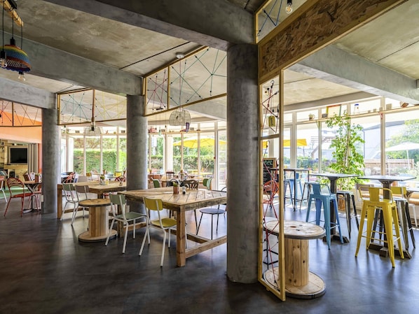 Lunch and dinner served - greet Hotel Bordeaux Aeroport (Merignac)