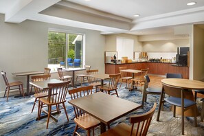 Free daily continental breakfast