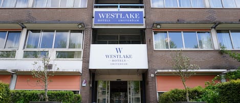 Esterni