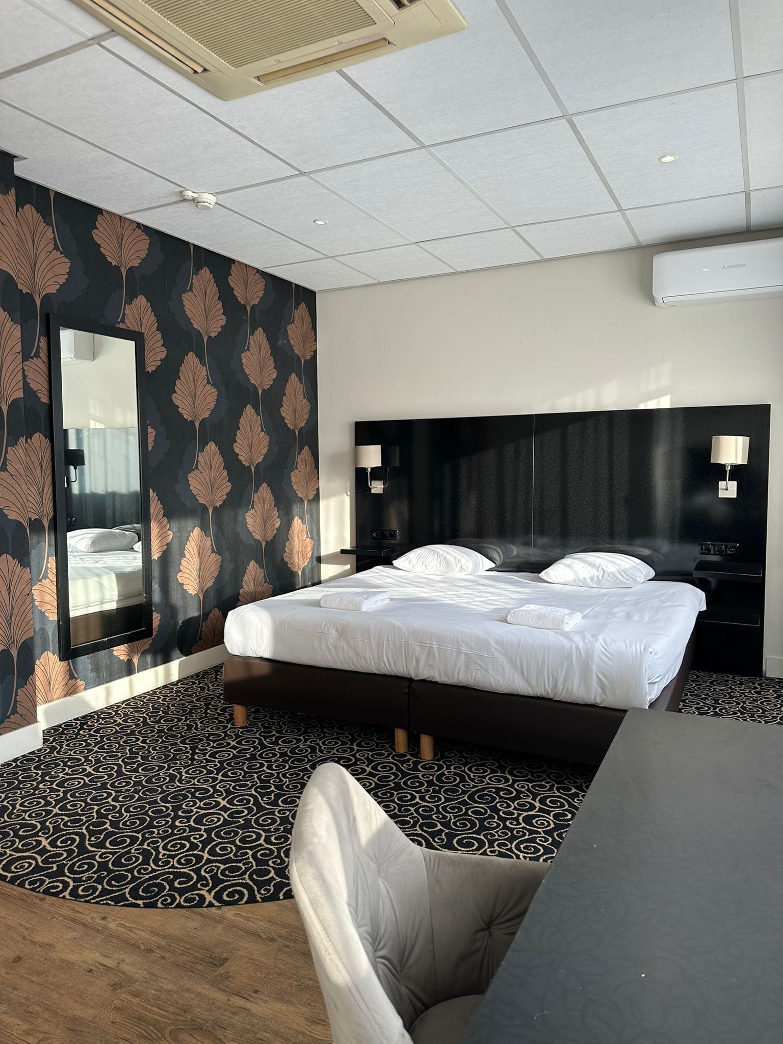 Standard Room, 1 Double Bed | Hypo-allergenic bedding, in-room safe, desk, free WiFi