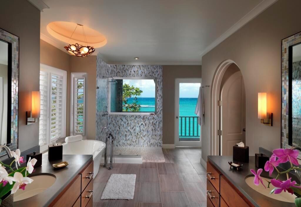 Cottage (Seven) | Premium bedding, in-room safe, iron/ironing board, free WiFi