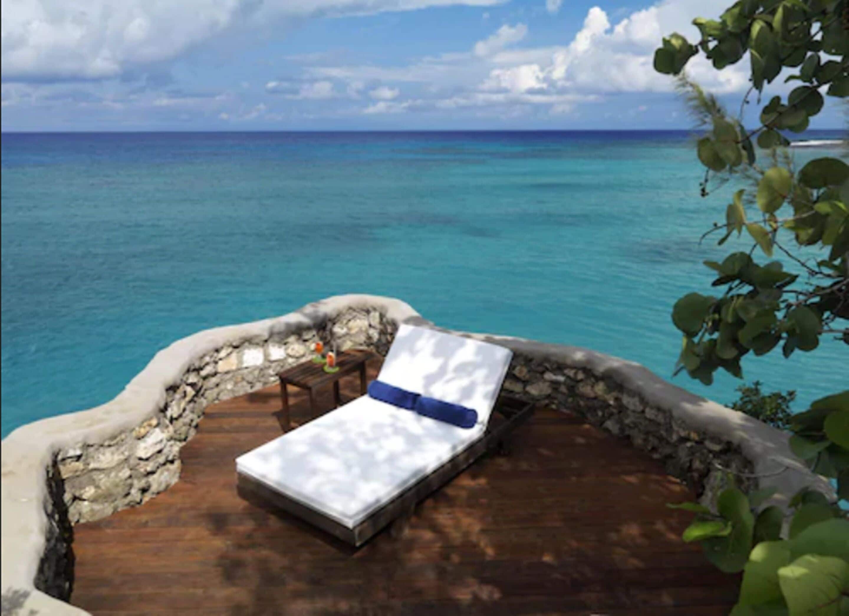 Suite (White) | Sengetøy av topp kvalitet, safe på rommet og strykejern/-brett