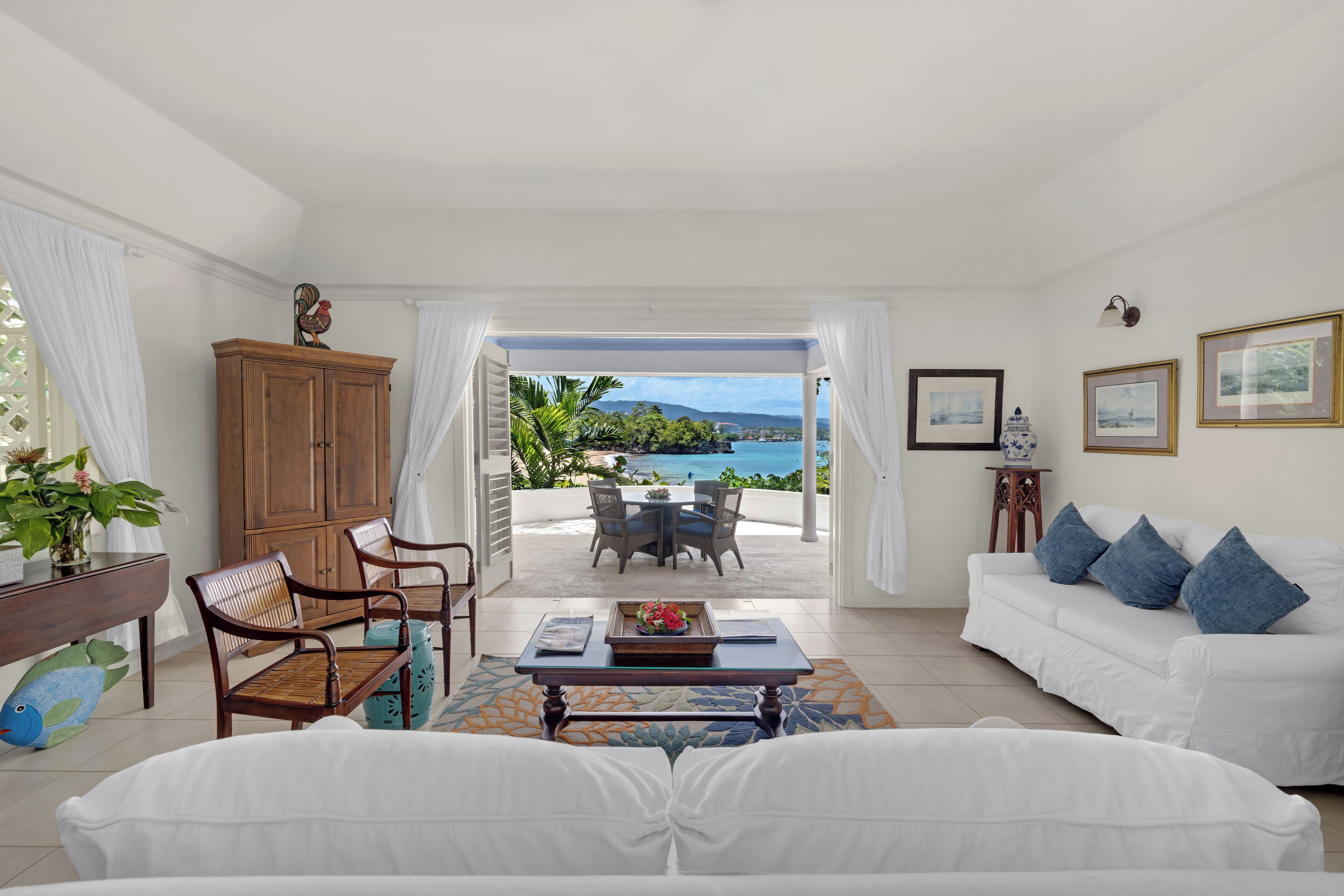 Cottage (One) | Premium bedding, in-room safe, iron/ironing board, free WiFi