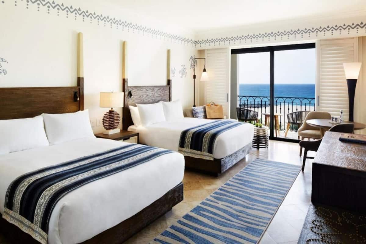 Egyptian cotton sheets, premium bedding, down comforters, pillowtop beds