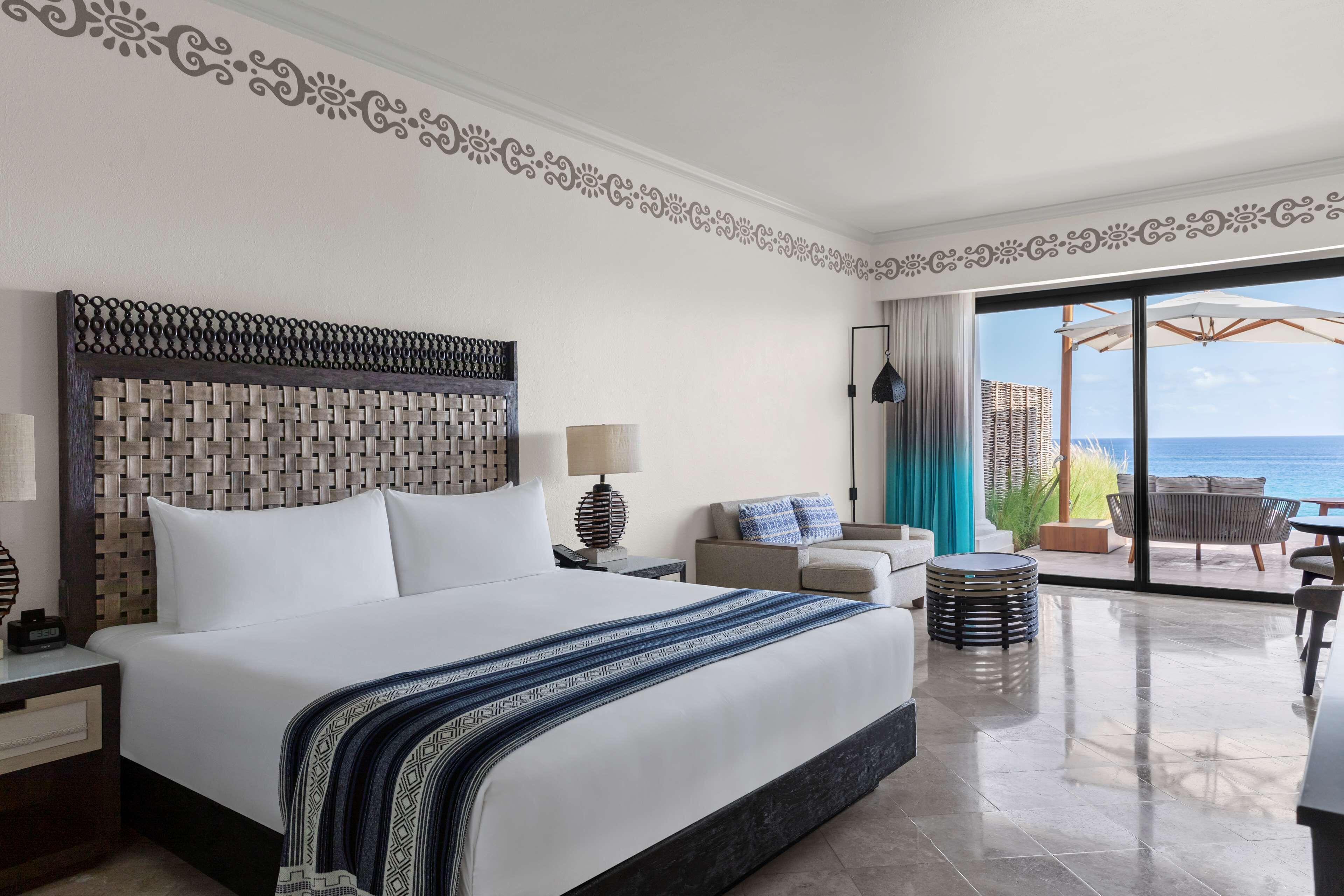 Egyptian cotton sheets, premium bedding, down duvets, pillow-top beds