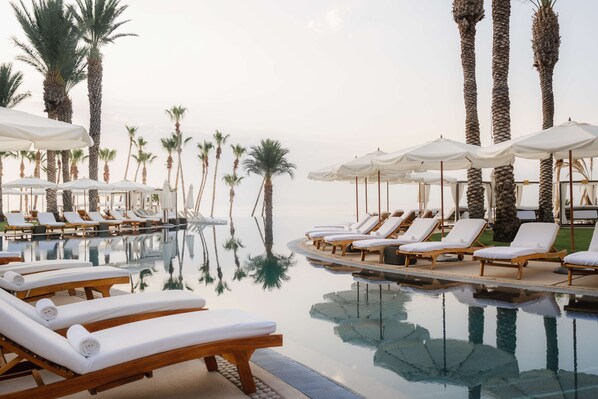 4 outdoor pools, pool cabanas (surcharge), pool umbrellas - Hilton Los Cabos (San José del Cabo)
