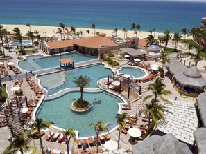 Private beach, sun loungers, beach towels, beach massages - Playa Grande Resort & Grand Spa (Cabo San Lucas)