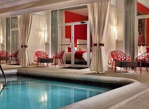 Outdoor pool, sun loungers