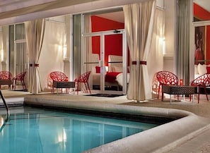 Outdoor pool, sun loungers