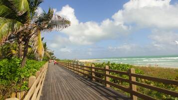 ๊ทผ์ฒ ํด๋ณ