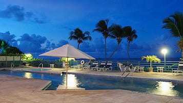 Outdoor pool, sun loungers