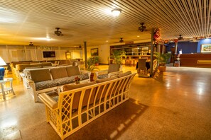 Coin salon dans le hall