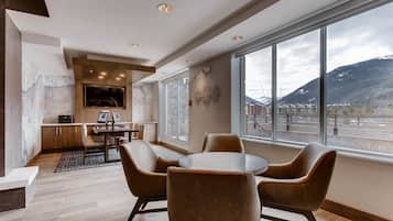 Sala de estar en el lobby