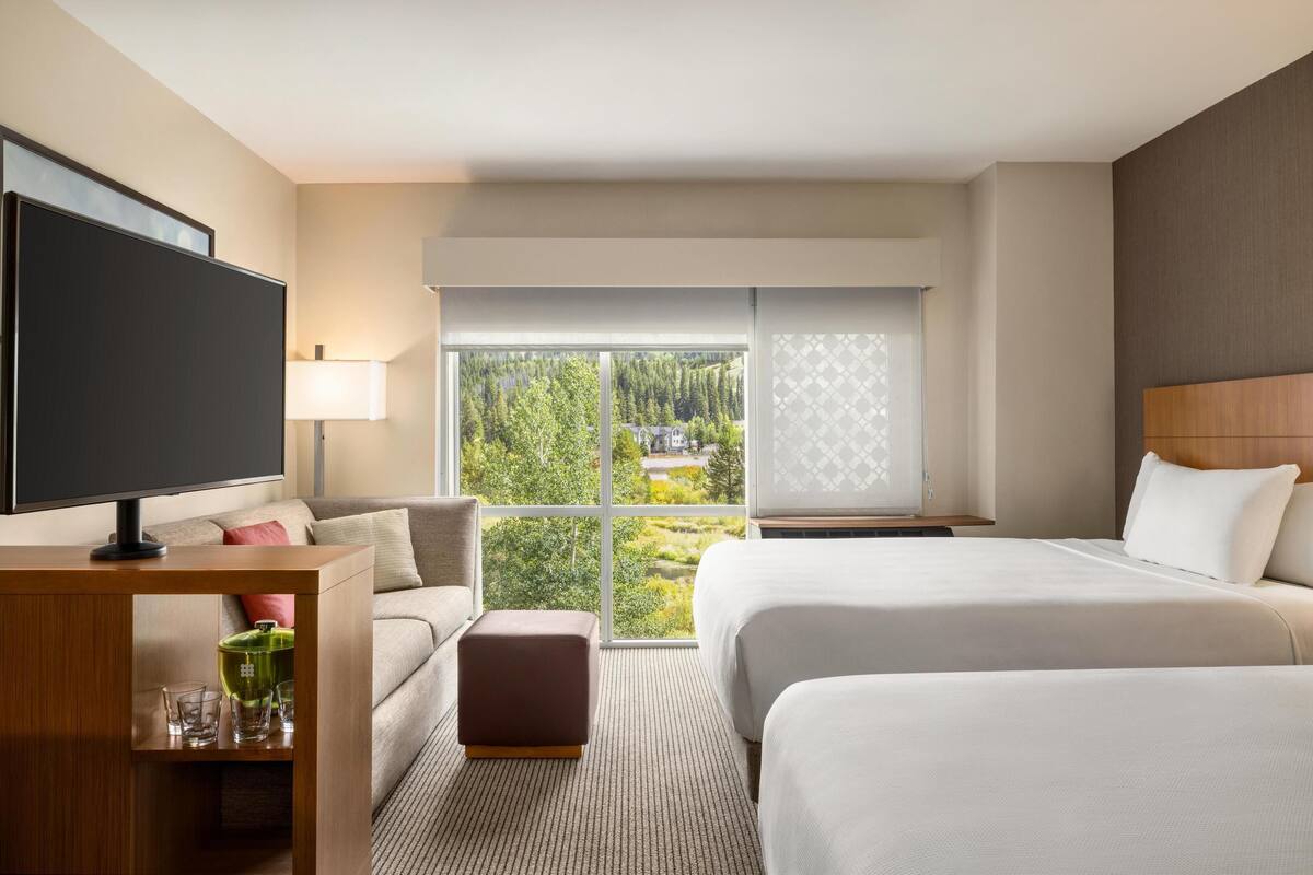 in-room safe, desk, laptop workspace, iron/ironing board