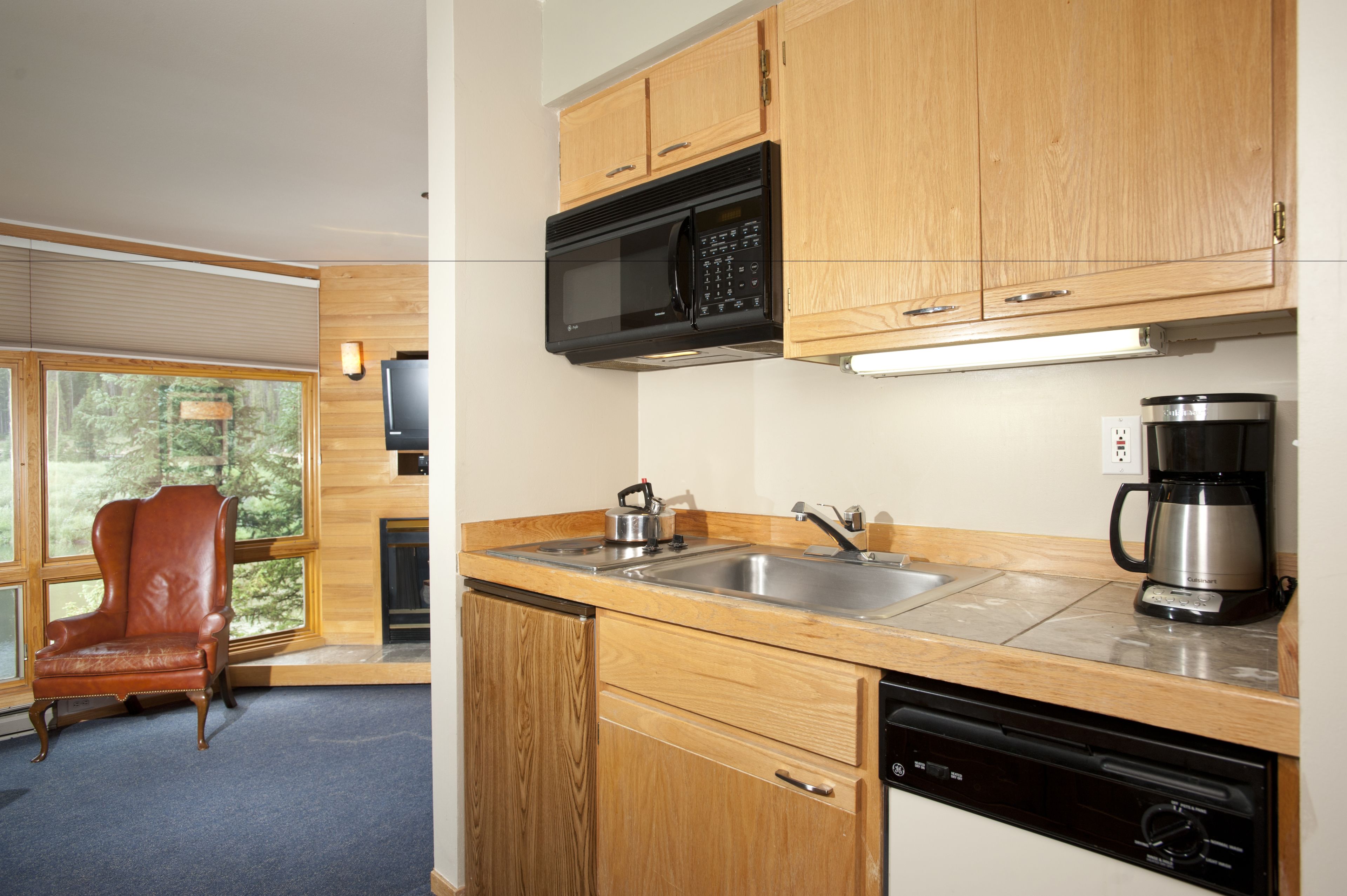 Room, 1 Bedroom (River Bank, 1 Bath) | Private kitchen