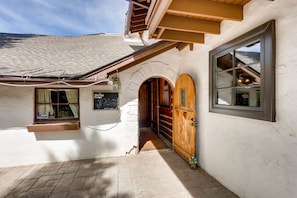 Property entrance - Ski Tip Lodge, A Vail Resorts Property (Keystone)