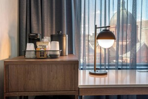Premium bedding, in-room safe, desk, laptop workspace
