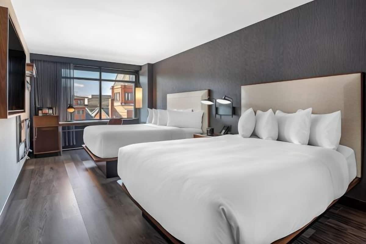 1 bedroom, premium bedding, in-room safe, desk