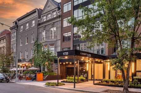 Exterior. Courtyard by Marriott Washington, DC Dupont Circle