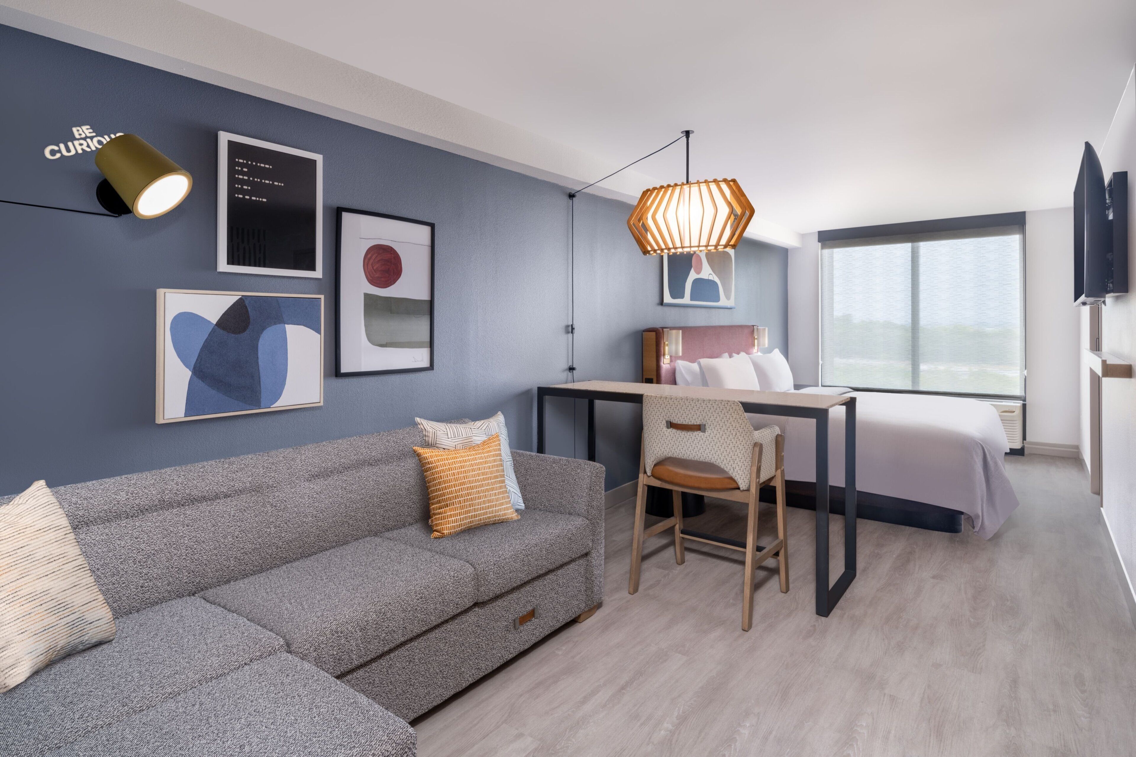 Studio-suite - 1 kingsize-seng | Premium-sengetøj, dundyner, pengeskab på værelset, skrivebord