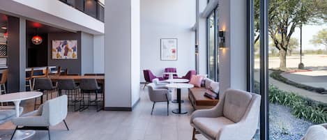 Coin salon dans le hall