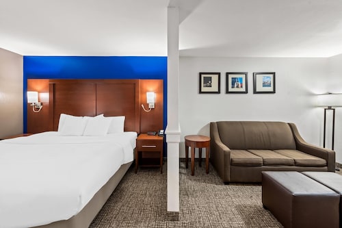 Comfort Inn & Suites Fairborn near Wright Patterson AFB