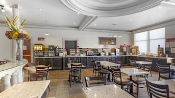 包含每日外带式早餐