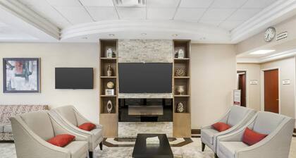 Best Western Plus Travel Hotel Toronto Airport