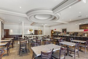 Free daily on-the-go breakfast - Best Western Plus Travel Hotel Toronto Airport (Toronto)