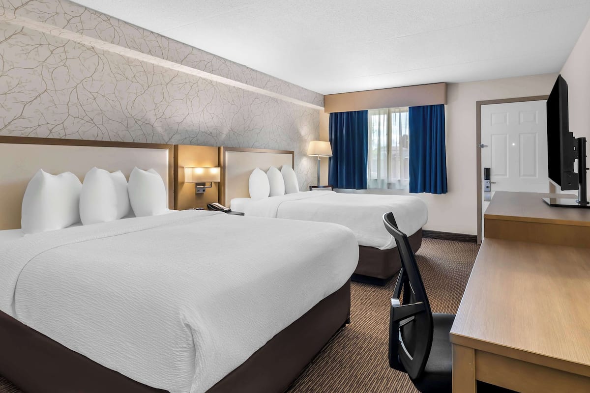 Standard Room, 2 Queen Beds, Non Smoking, Refrigerator & Microwave (Pet Friendly) | 1 bedroom, down duvets, desk, laptop workspace
