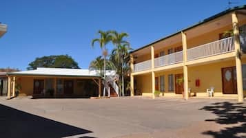 Parkir mandiri gratis