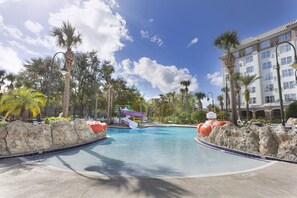 3 outdoor pools, open 9:00 AM to 10:00 PM, pool umbrellas, sun loungers - Holiday Inn Express & Suites S Lake Buena Vista by IHG (Kissimmee)