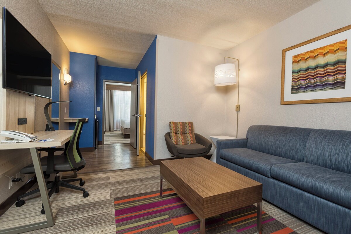 In-room safe, desk, laptop workspace, blackout curtains