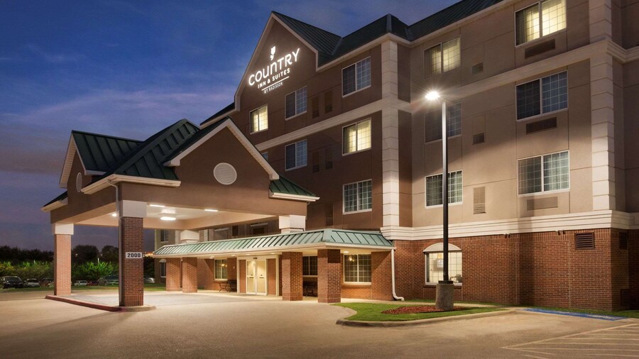 Country Inn & Suites by Radisson, DFW Airport South, TX