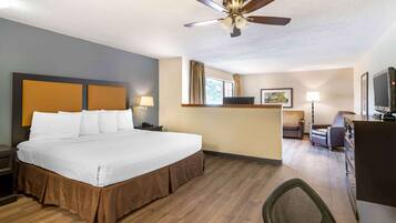 Escrivaninha, ferros/tábuas de passar roupa, Wi-Fi de cortesia