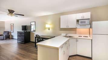 Fridge, microwave, stovetop, coffee/tea maker