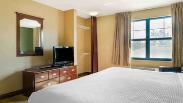 Studio, 1 King Bed, Non Smoking