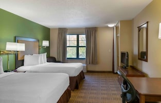 开间, 2 张双人床, 无烟房 | 办公桌、熨斗/熨衣板、免费 WiFi、床单