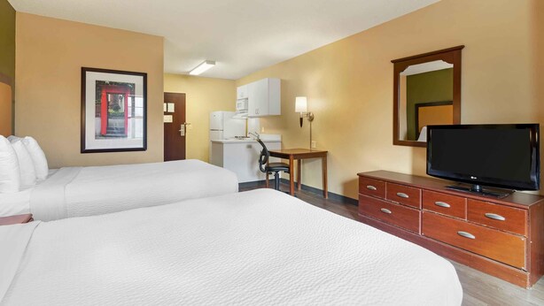 Studio, 2 Double Beds, Non Smoking | Desk, blackout drapes, iron/ironing board, WiFi (free)