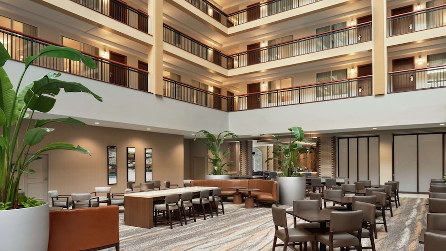Embassy Suites by Hilton Cleveland Rockside