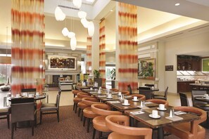 تقديم الإفطار