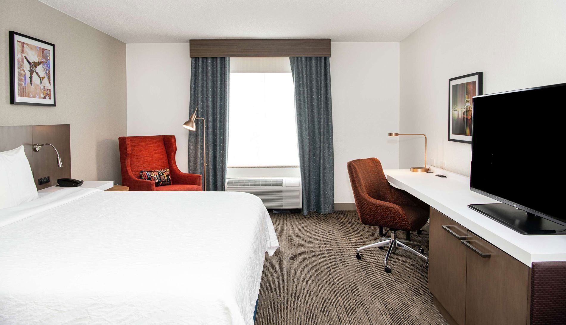 Premium bedding, down duvets, pillow-top beds, desk